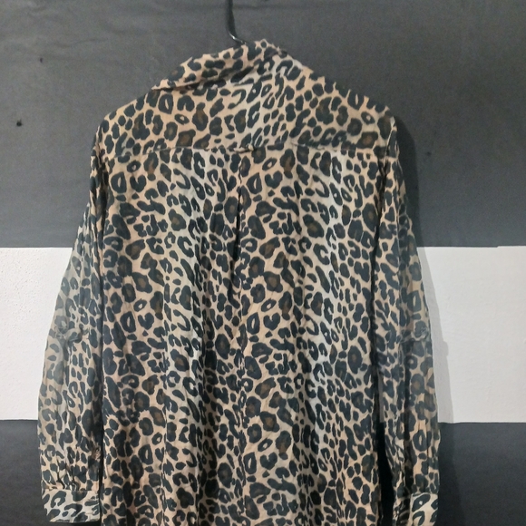 Zara Basic Women Leopard Printed long sleeve button down shirt - Picture 7 of 15